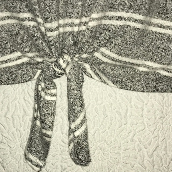 Caution To The Wind Pullover Sweater NWOT - Picture 5 of 7